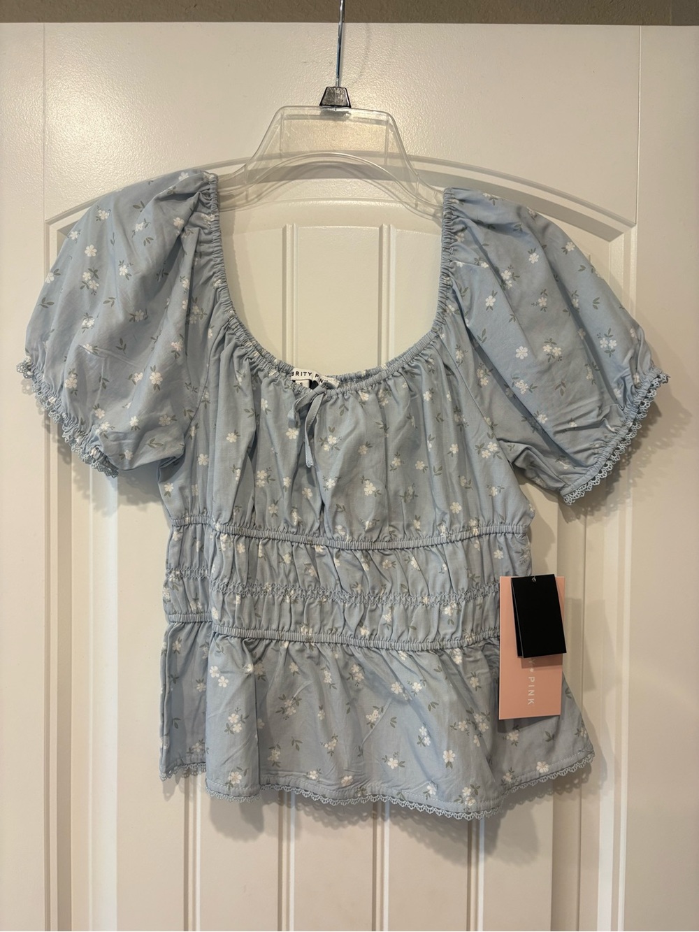 CELEBRITY PINK/Blue Floral Peasant Blouse Size Small NWT